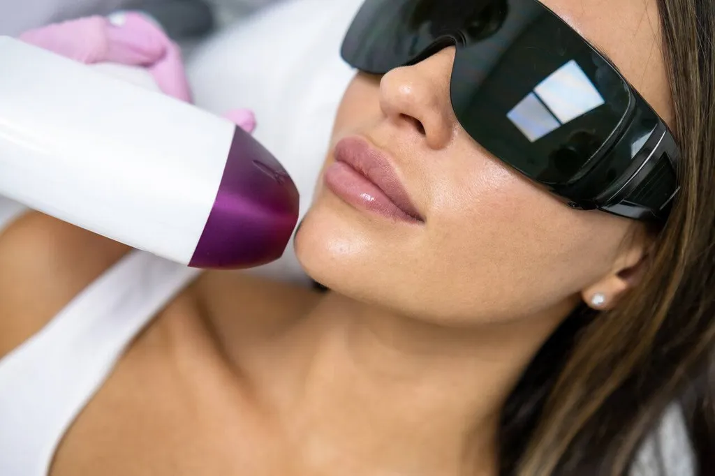 2 зоны (подмышки, пах полностью) 3990 вместо 8000 рублей